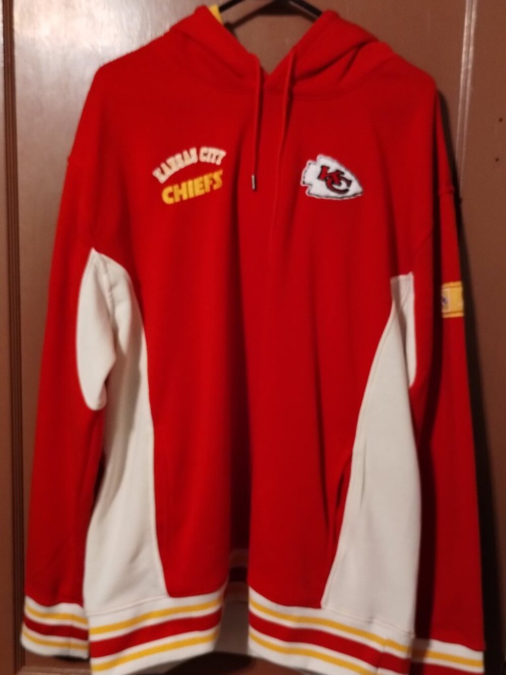 ULTRA GAME KANSAS CITY CHIEFS FOOTBALL HOODIE- 2XL-NWT HAS SPOTS-READ DESCRIPTI